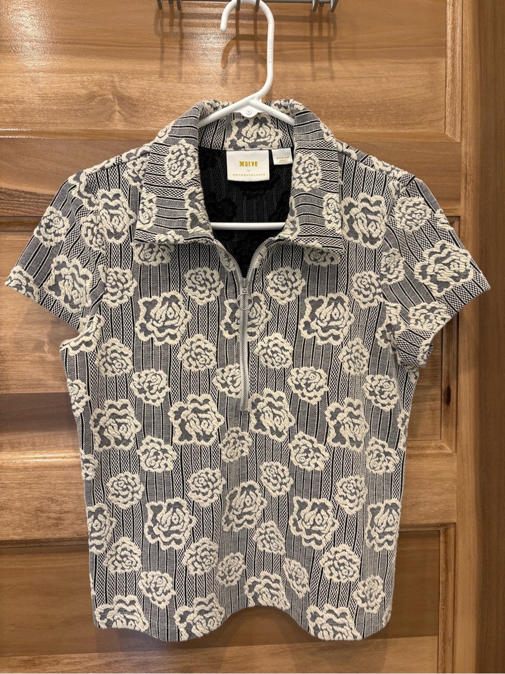 Maeve Anthropologie Short Sleeve Shirt Jacquard Knit Neutral Toned Floral